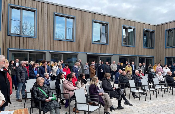 Einweihungsfeier der Seniorenwohngemeinschaft Caroline Falk mit Gottesdienst (Foto: K. Krausholz)