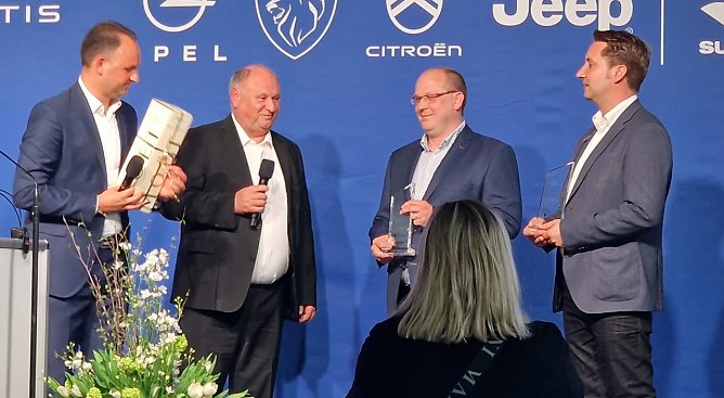 Lob und Anerkennung f&uuml;r Viekko Junge und Alexander K&auml;stner (Foto: nnz)