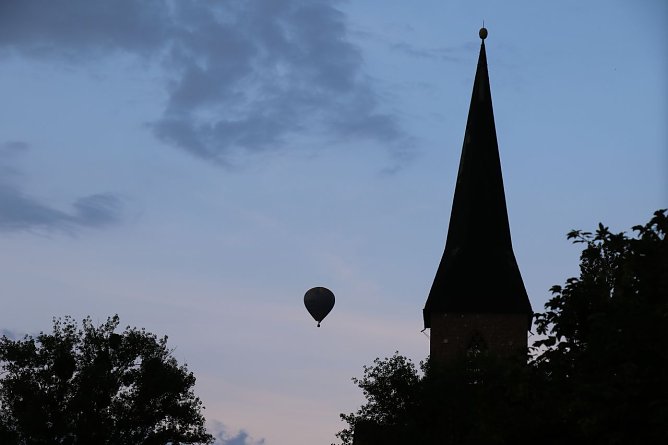 Gestern Abend konnte man den Himmel &uuml;ber Nordhausen noch in aller Ruhe befahren (Foto: agl)