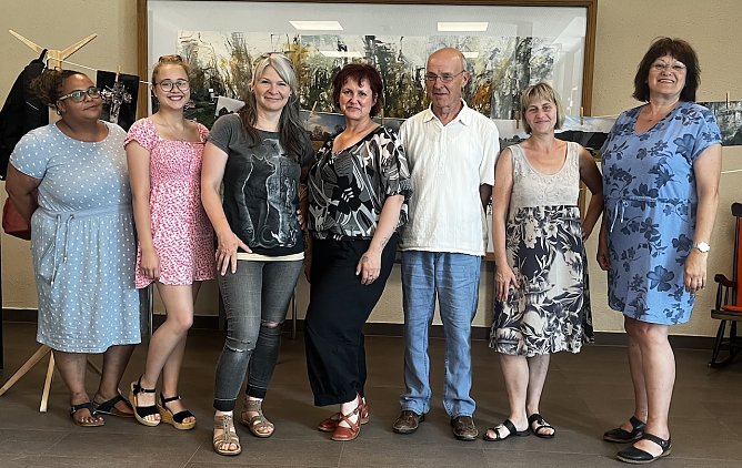 v.l.n.r.: Nadine Ple&szlig;mann, Kim T&ouml;rmer, Jana Landeck, Iris Stettin, Friedemann Hauff, Kerstin T&ouml;rmer, Constanze Meux (Foto: Susanne List)