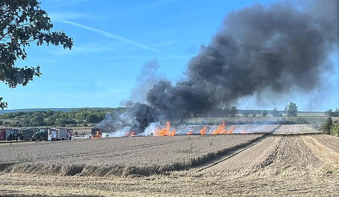 Brand bei Esperstedt gestern (Foto: Feuerwehr/Silvio Dietzel) Brand bei Esperstedt gestern (Foto: Feuerwehr/Silvio Dietzel)