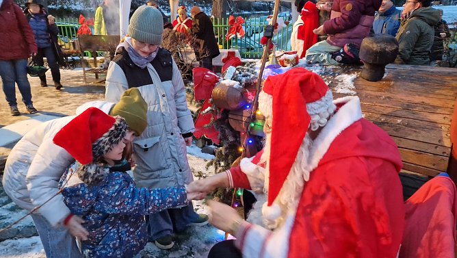 Die Kindervilla Kinder feierten ein sch&ouml;nes Weihnachtsfest (Foto: Katrin Milde)