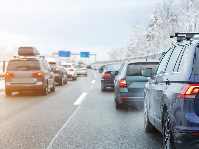 Über die Feiertage wird es auf deutschen Autobahnen wieder voll werden (Foto: AvD) Über die Feiertage wird es auf deutschen Autobahnen wieder voll werden (Foto: AvD)