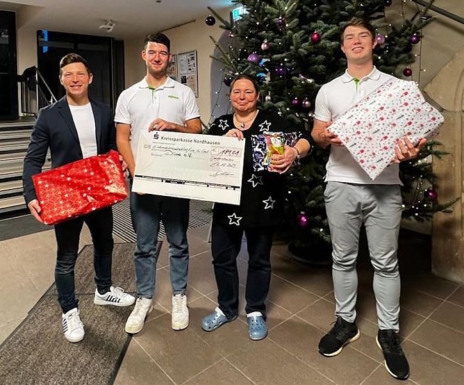 Azubi´s der Wago GmbH & Co. KG und deren Ausbilder (Foto: Sandra Blunk) Azubi´s der Wago GmbH & Co. KG und deren Ausbilder (Foto: Sandra Blunk)