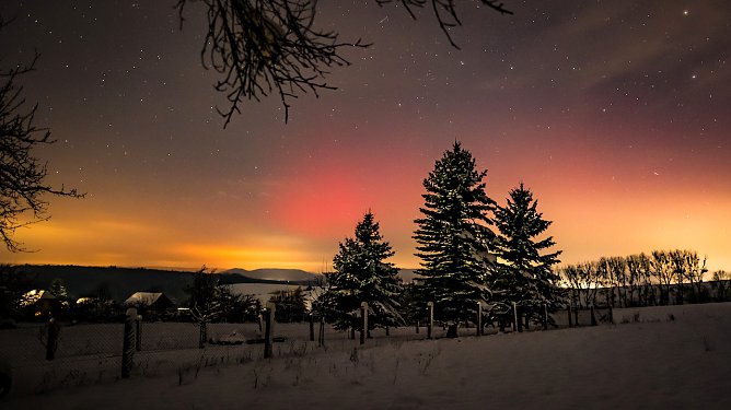 Polarlichter über Rehungen (Foto: E. Krahl) Polarlichter über Rehungen (Foto: E. Krahl)