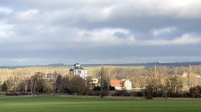 Das milde, windige und regnerische Wetter h&auml;lt auch &uuml;ber den Jahreswechsel an (Foto: oas)