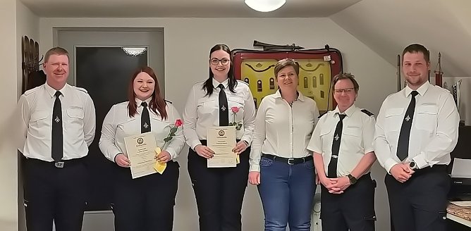 Bef&ouml;rderung der Kameraden bei derJahreshauptversammlungJahreshauptversammlung der Freiwilligen Feuerwehr Heldrungen und dem Feuerwehrverein Heldrungen  (Foto: Feuerwehr)