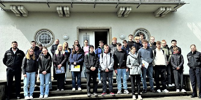 Mehr als 30 Jungen und Mädchen waren der Einladung gefolgt (Foto: LPI) Mehr als 30 Jungen und Mädchen waren der Einladung gefolgt (Foto: LPI)