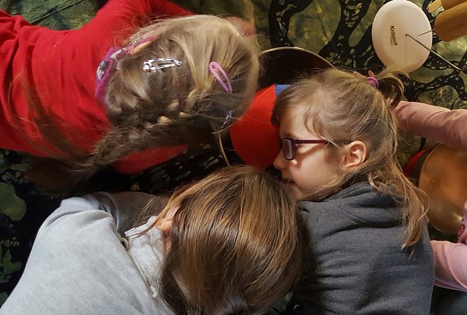 Musik im Kita-Alltag (Foto: Landesmusikakademie Sondershausen) Musik im Kita-Alltag (Foto: Landesmusikakademie Sondershausen)