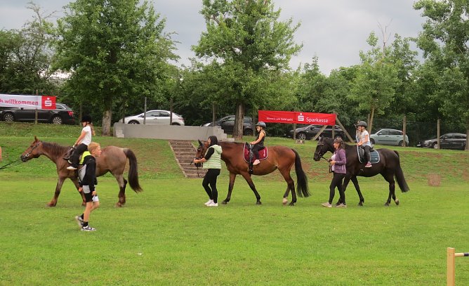 Kinderfest am Kindertag im Freizeitzentrum Artern  (Foto: J. Haselhuhn)