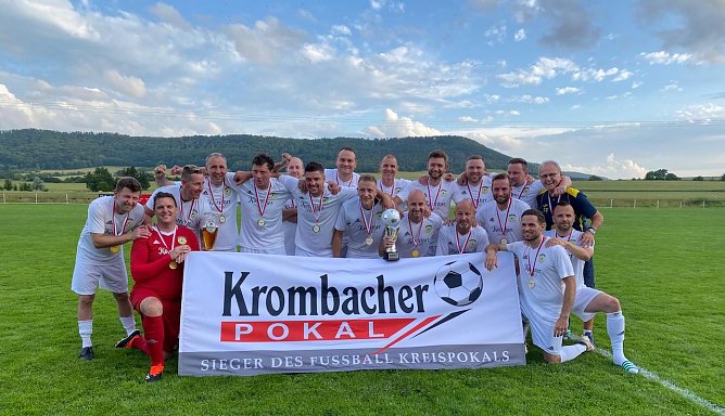 Eintracht Sondershausen ist Pokalsieger im Krombacher- Kreispokal AH Ü35 (Foto: Enrico Hoffmenn) Eintracht Sondershausen ist Pokalsieger im Krombacher- Kreispokal AH Ü35 (Foto: Enrico Hoffmenn)