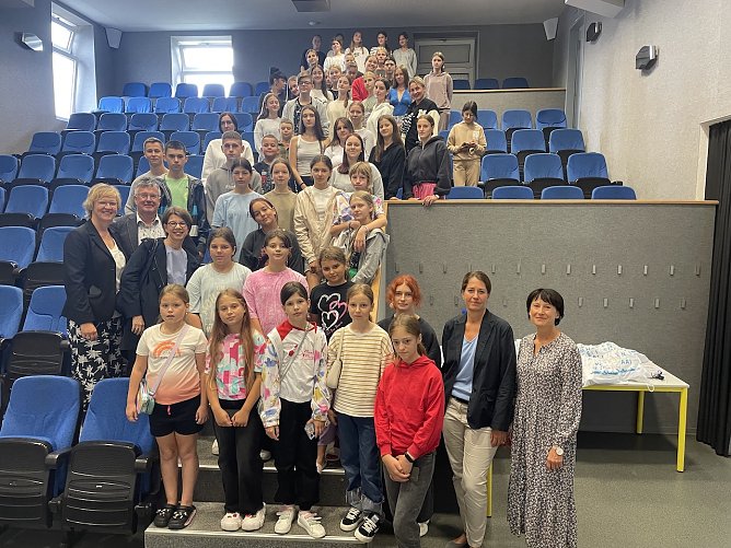 50 ukrainische Kinder erholen sich im Feriencamp Feuerkuppe (Foto: Constanze Dahlet)