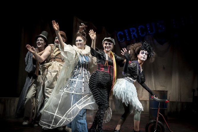 Das Theater Rudolstadt ist wieder in Nordhausen zu Gast, diesmal mit Brecht (Foto: Anke Neugebauer) Das Theater Rudolstadt ist wieder in Nordhausen zu Gast, diesmal mit Brecht (Foto: Anke Neugebauer)