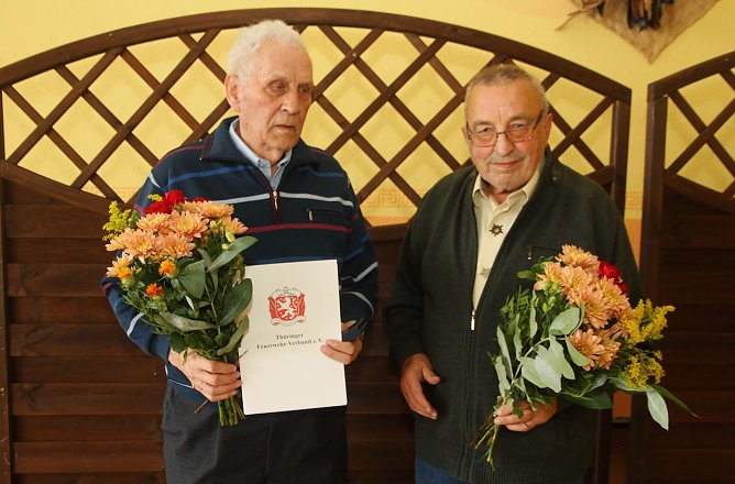 v.l.  Kamerad Gerhard Schnepfe, Kamerad Dieter Bartel (Foto: G&uuml;nter Herting)