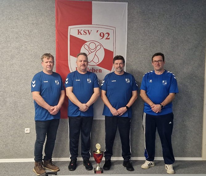 v.l.n.r.: Thomas Gensch; Knut Herzau; Klaus-Dieter Arnold; Suerbier (Foto: Knut Herzau)