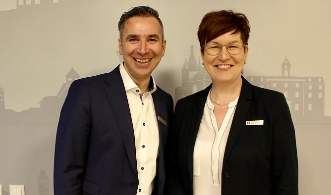 Ren&eacute; Leipnitz Vorstandsvorsitzender der Kyffh&auml;usersparkasse; Sindy Ritzke Vorstandsmitglied (Archiv) (Foto: emw)