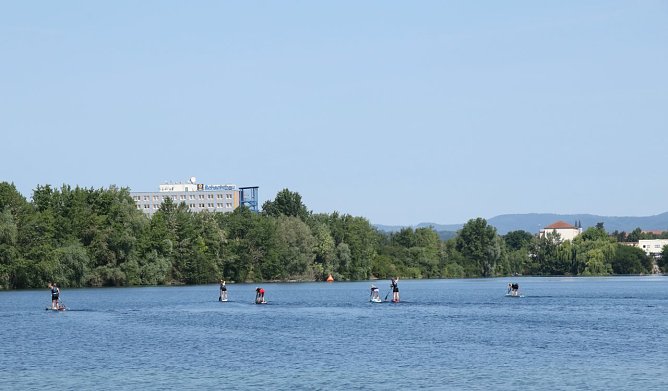 Bestes Wettkampfwetter hatten heute auch die Stehpaddler auf dem Sundh&auml;user See bei Nordhausen (Foto: agl)