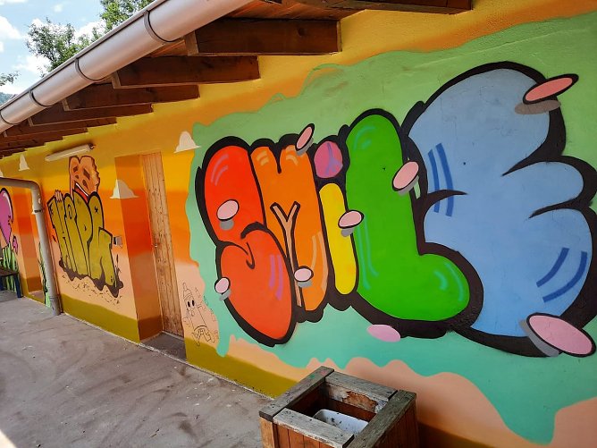 Graffitiprojekt im JuST (Foto: Kreisjugendring Kyffhäuserkreis) Graffitiprojekt im JuST (Foto: Kreisjugendring Kyffhäuserkreis)