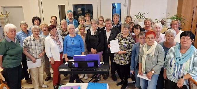 Fröhliche Damen des Frankenhäuser Frauenchors (Foto: Katrin Milde) Fröhliche Damen des Frankenhäuser Frauenchors (Foto: Katrin Milde)