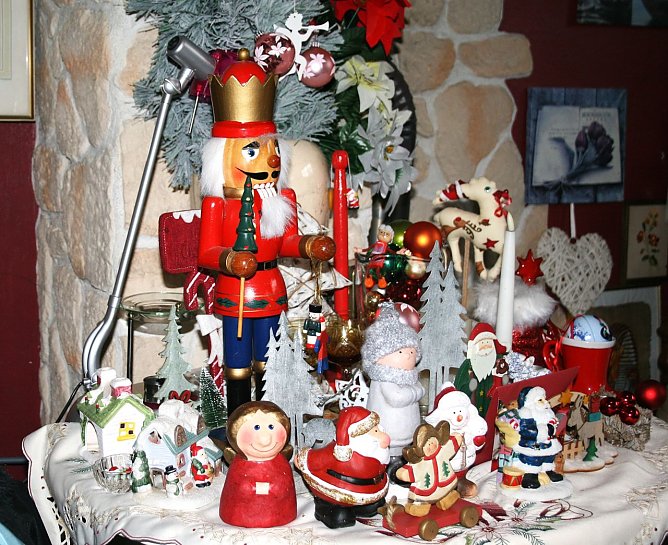 Weihnachtlicher Trödelmarkt in Kelbra (Foto: Ulrich Reinboth) Weihnachtlicher Trödelmarkt in Kelbra (Foto: Ulrich Reinboth)