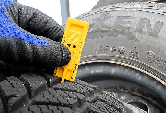 Auf die richtigen reifen achten (Foto: HUK Coburger) Auf die richtigen reifen achten (Foto: HUK Coburger)