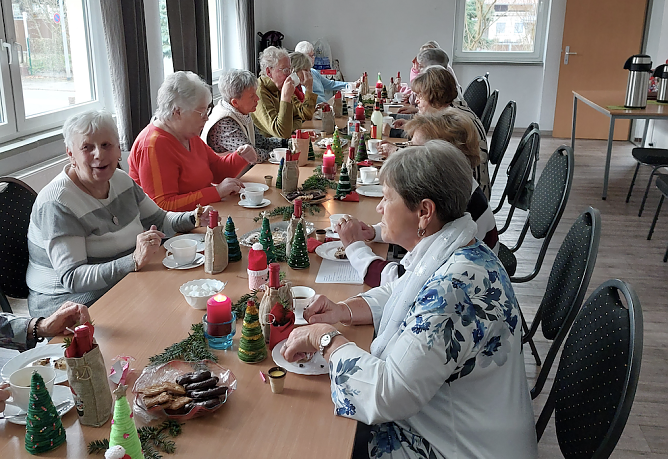 Weihnachtsfeier im Seniorentreff Jecha (Foto: Gudrun Dittrich) Weihnachtsfeier im Seniorentreff Jecha (Foto: Gudrun Dittrich)