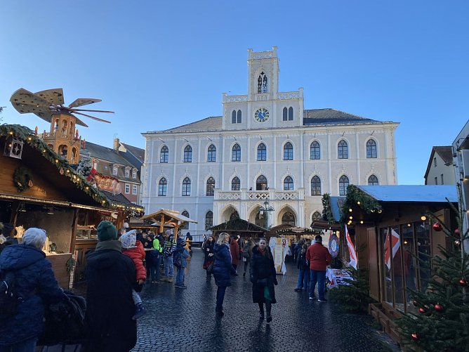 Auf dem Weimarer Weihnachtsmarkt (Foto: Wolfgang Lehmann) Auf dem Weimarer Weihnachtsmarkt (Foto: Wolfgang Lehmann)