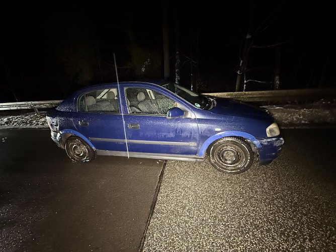 Unfallfahrzeug bei Ebeleben (Foto: S. Dietzel)