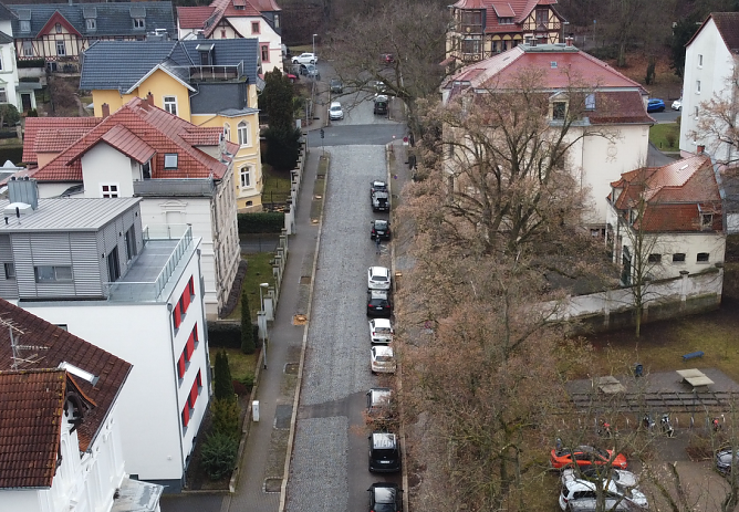 Die stark sanierungsbed&uuml;rftige G&ouml;ldnerstra&szlig;e in Sondershausen wird ab heute umfassend erneuert.  (Foto: Janine Skara)