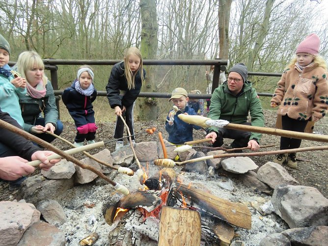 Auch ein Lagerfeuer geh&ouml;rte zum Ausflug.  (Foto: Katrin Milde)
