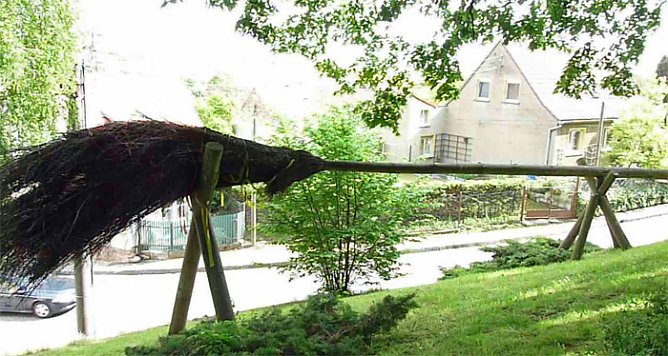 Besen Udersleben klein (Foto: Karl-Heinz Herrmann)