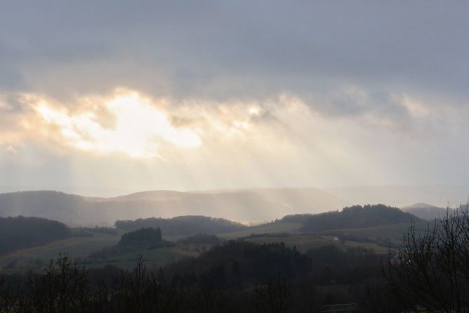 Es bleibt die nächsten Tage ungemütlich.(Symbolbild) (Foto: agl) Es bleibt die nächsten Tage ungemütlich.(Symbolbild) (Foto: agl)