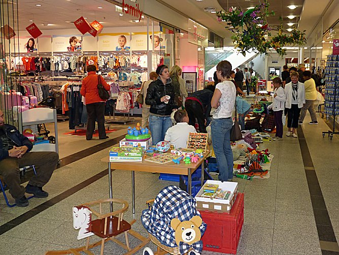 Kindertr&ouml;delmarkt (Foto: Karl-Heinz Herrmann)