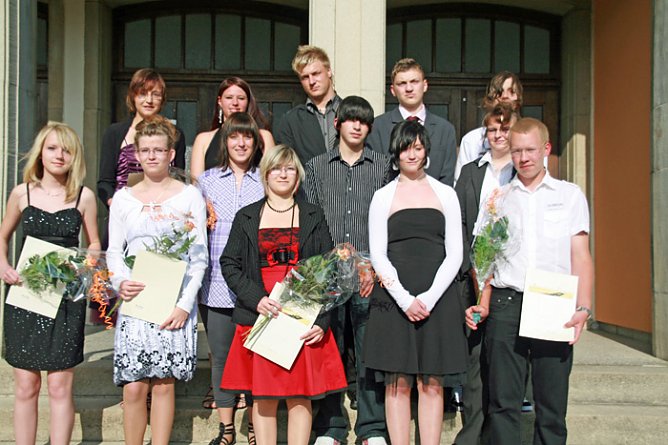 Zeugnis&uuml;bergabe Ebeleben (Foto: A. Schein Ebeleben)