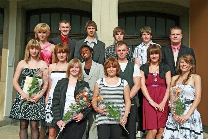 Zeugnis&uuml;bergabe Ebeleben (Foto: A. Schein Ebeleben)