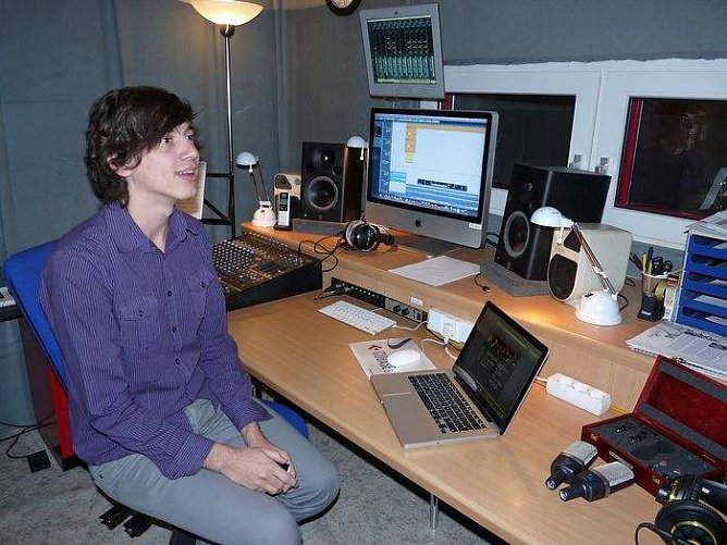 &Uuml;bergabe Tonstudio (Foto: Karl-Heinz Herrmann)