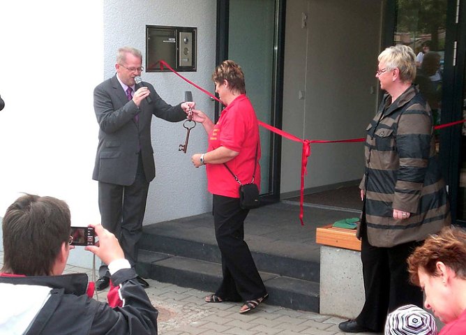 Kita &uuml;bergeben (Foto: Klaus Henze)