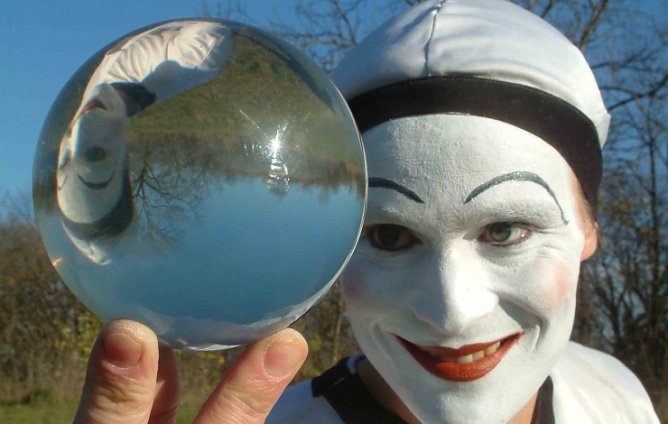 Die runde Welt eines Clowns (Foto: TN) Die runde Welt eines Clowns (Foto: TN)