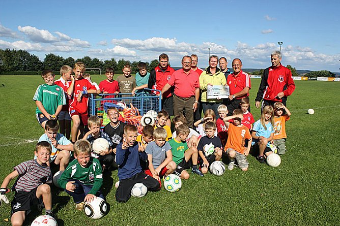 Unterst&uuml;tzung Jugendprojekt (Foto: Rot-Wei&szlig; Wiehe)