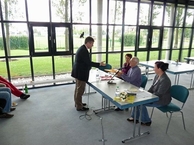 Ausstellung und Zeitzeugengespr&auml;ch (Foto: Karl-Heinz Herrmann)