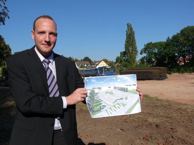 Feierliche Grundsteinlegung (Foto: Karl-Heinz Herrmann) Feierliche Grundsteinlegung (Foto: Karl-Heinz Herrmann)