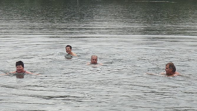 Abbaden der Wasserwacht (Foto: Karl-Heinz Herrmann)