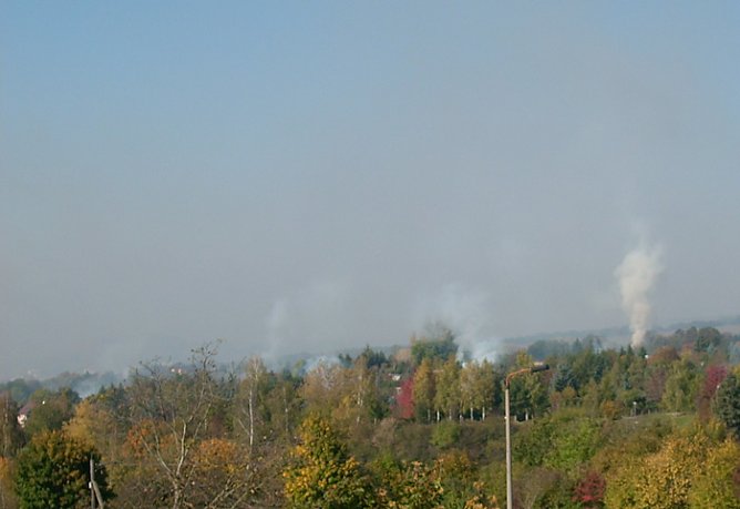 Rauchsäulen über der Stadt (Foto: Karl-Heinz Herrmann) Rauchsäulen über der Stadt (Foto: Karl-Heinz Herrmann)