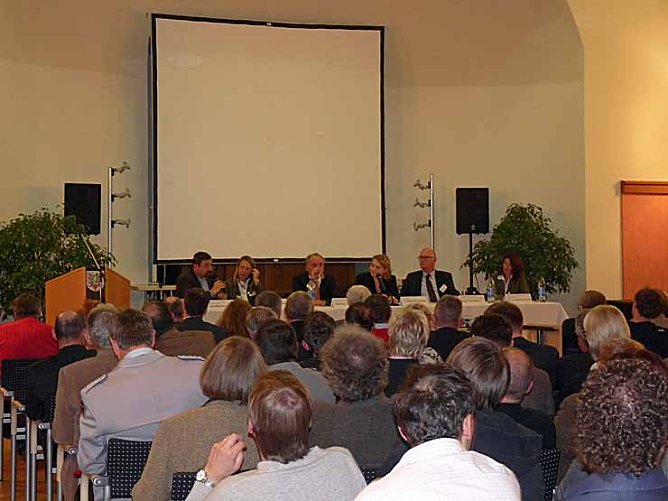 Wirtschaftsforum Sondershausen (Foto: Karl-Heinz Herrmann) Wirtschaftsforum Sondershausen (Foto: Karl-Heinz Herrmann)