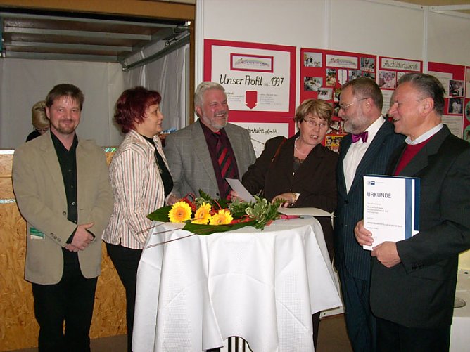 Vertreter der Betriebe mit Titel Hervorragender Ausbildungsbetrieb (Foto: Karl-Heinz Herrmann)