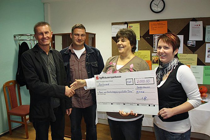 Spende vom Betriebsrat (Foto: Maxxomedia.PR) Spende vom Betriebsrat (Foto: Maxxomedia.PR)