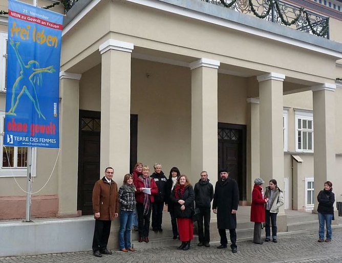 Fahnenaktion in Sondershausen (Foto: Karl-Heinz Herrmann) Fahnenaktion in Sondershausen (Foto: Karl-Heinz Herrmann)