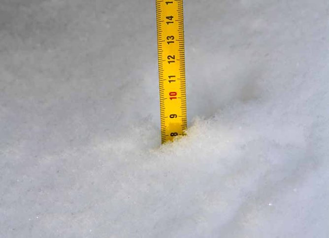 Schneehöhe Stockhausen (Foto: Günter Herting) Schneehöhe Stockhausen (Foto: Günter Herting)