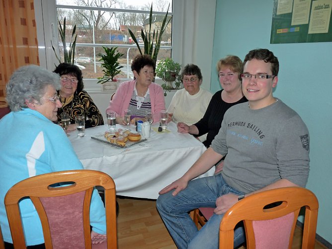 Der Sonntagkaffee (Foto: Karl-Heinz Herrmann) Der Sonntagkaffee (Foto: Karl-Heinz Herrmann)