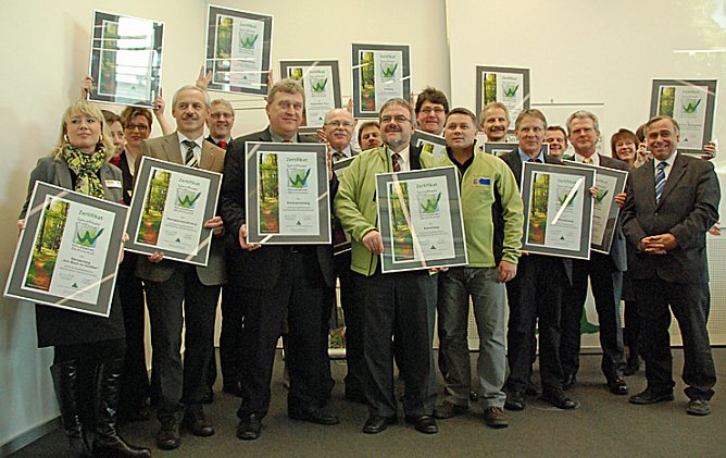 Zertifizierung Kyffhäuserweg (Foto: Naturpark Kyffhäuser) Zertifizierung Kyffhäuserweg (Foto: Naturpark Kyffhäuser)